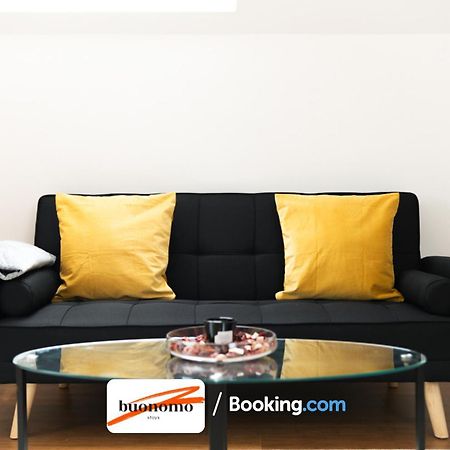 Two Bedroom Apartment At Buonomo Stays Short Lets & Serviced Accommodation Londra Esterno foto