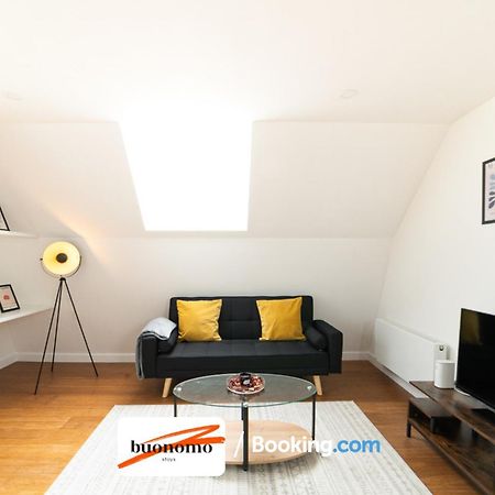 Two Bedroom Apartment At Buonomo Stays Short Lets & Serviced Accommodation Londra Esterno foto