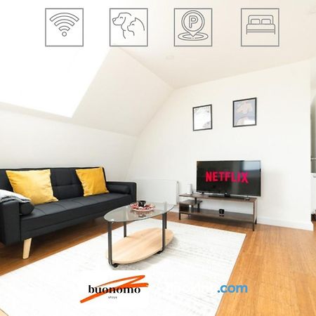 Two Bedroom Apartment At Buonomo Stays Short Lets & Serviced Accommodation Londra Esterno foto