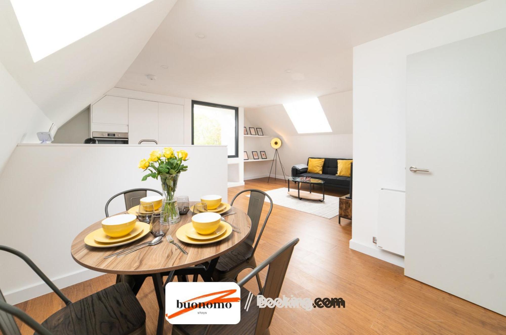 Two Bedroom Apartment At Buonomo Stays Short Lets & Serviced Accommodation Londra Esterno foto