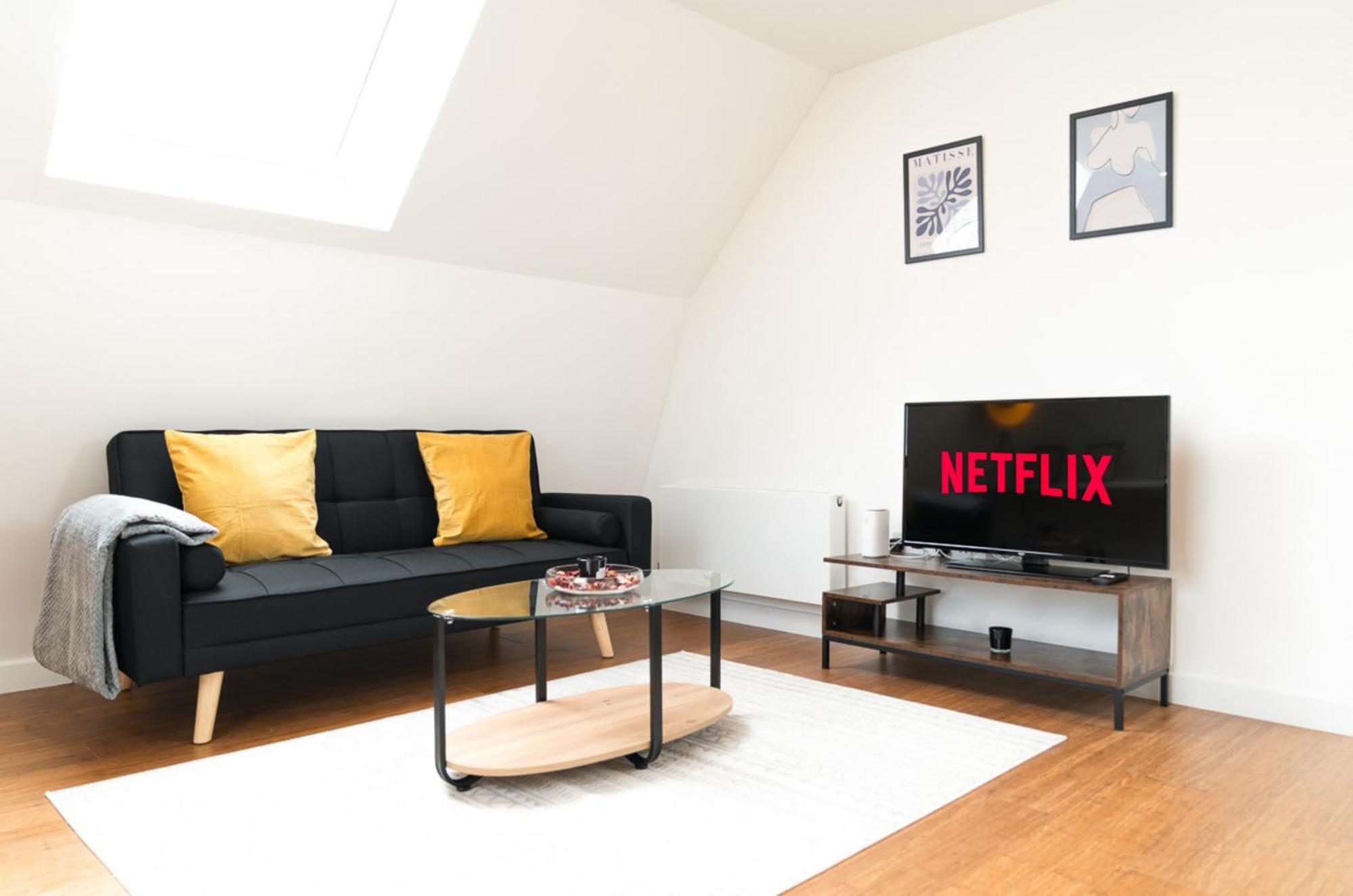 Two Bedroom Apartment At Buonomo Stays Short Lets & Serviced Accommodation Londra Esterno foto
