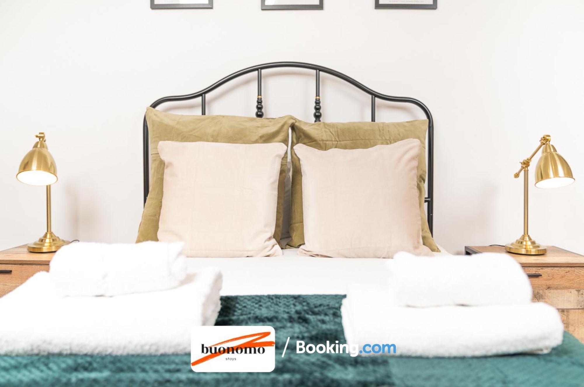 Two Bedroom Apartment At Buonomo Stays Short Lets & Serviced Accommodation Londra Esterno foto