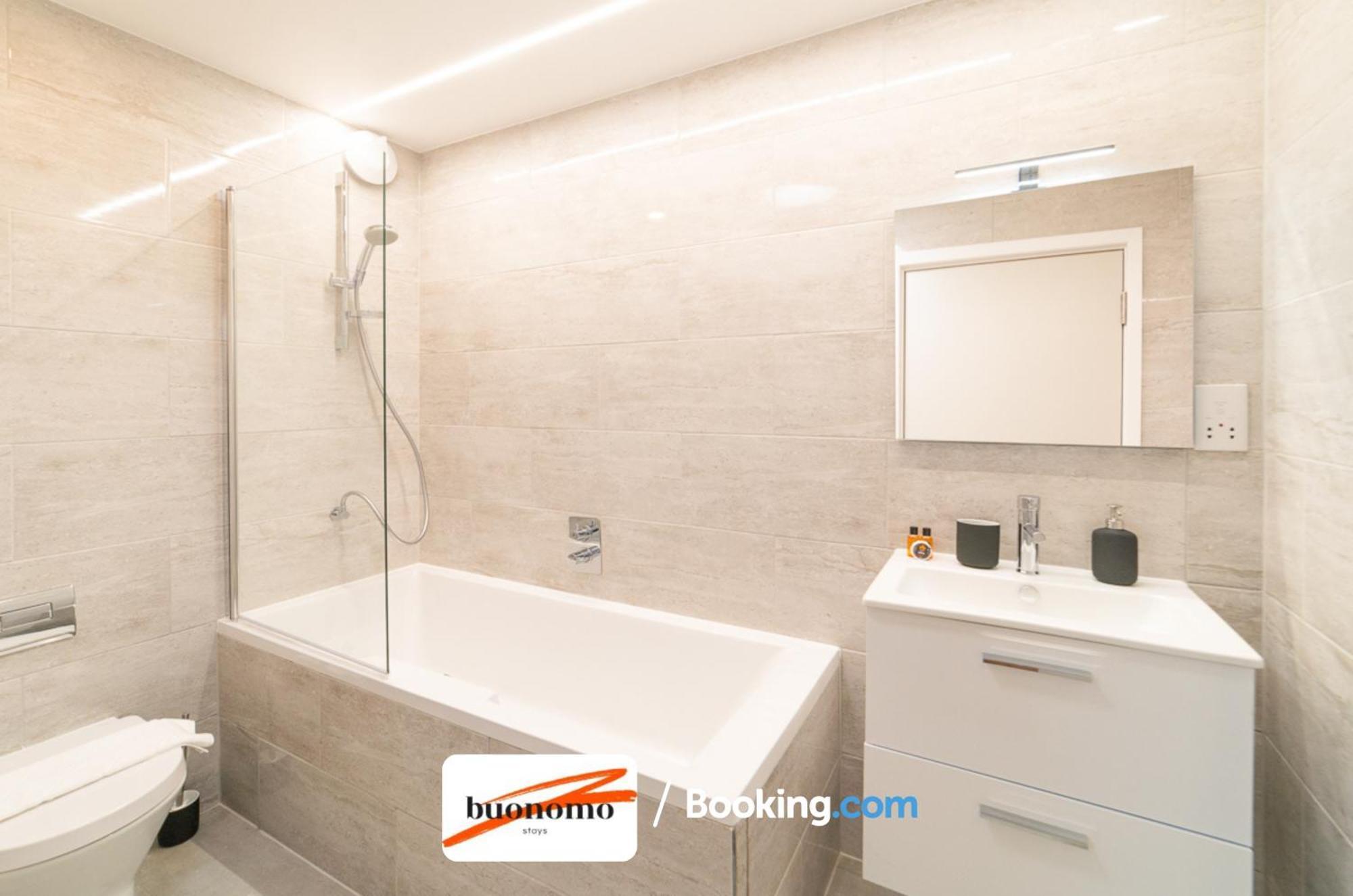 Two Bedroom Apartment At Buonomo Stays Short Lets & Serviced Accommodation Londra Esterno foto